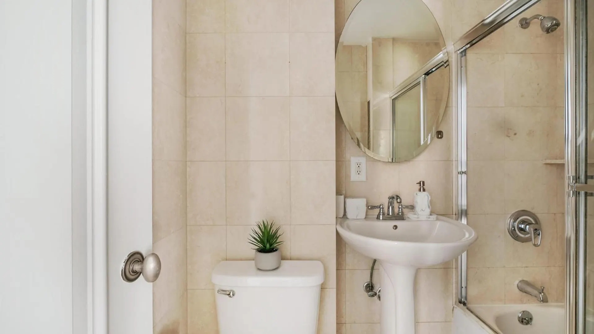 73-508 New 1Br 1Bth Uws Doorman Gym Apartment New York 0*,  United States
